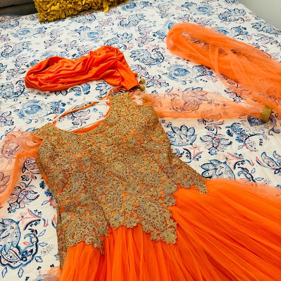 Pakistani Indian wedding party gown 3 PCs suit orange small eid outfit - Picture 14 of 16